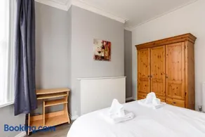 Handpost Lodge - Image 4