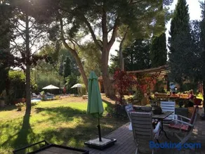 FLC - Large Charming House - Swimming Pool - Image 3