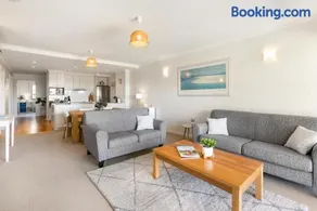 Seaview Getaway - 2 2 Solway Cres EncounterBay - BYO Linen - Image 3