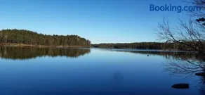 Comfortable Cottage at Scenic Lake - Image 3