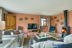 2 Bed in Woodbridge oc-owls - Image 2