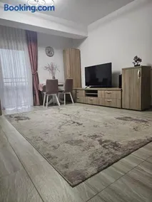 Airport apartment - Image 1