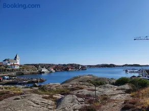 50 m till bad i centrala Skärhamn - Image 1
