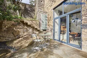 Host & Stay - The Artist's House - Image 4