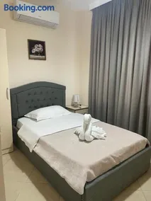 R HOTEL - Image 2