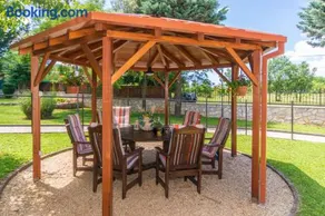 Villa Giovanna, a charming Villa with pool in a beautiful landscaped garden - Image 4