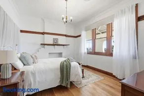Spacious Stay in New Norfolk - Image 1