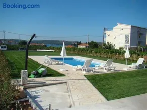 Apartments Teo Trogir-Seget - Image 2