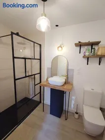 Studio dans corps de ferme - accès jardin arboré - Image 3