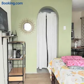 Private Room in Santa Cruz - Image 4