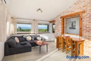 Villa adatta alle famiglie con barbecue, idromassaggio e terrazza | Vista sulla piscina - Image 3