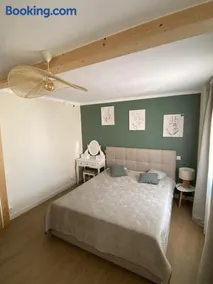 Caseta del Mig - Image 1