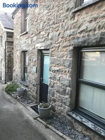 Aelfor Cozy Cottage - Image 2