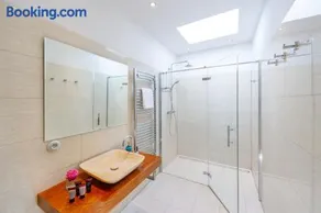 THE ROOMS - Image 3