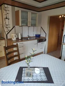 Apartamento vacacional apta para familias con jardín, barbacoa y terraza - Image 2
