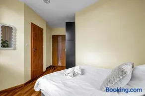 Spacious 3Rooms Apt with Balcony Parking - Image 4