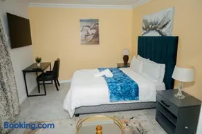 BOSTON HOUSE - Image 4