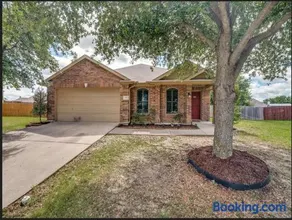 Spacious 4BR Forney Home, Large Yard, Near Dallas - Image 1