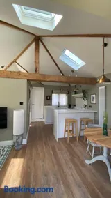 Cosy Luxury Cotswold Retreat - Image 4