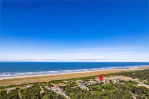 Beachfront with Loft & Fireplace in Copalis Beach - Image 1
