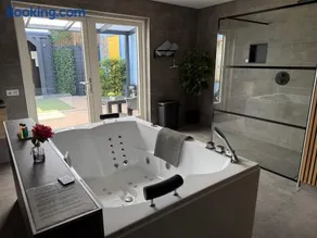 Bed & Wellness Chinel Luxe vakantiehuis met Sauna's en Bubbelbad - Image 3