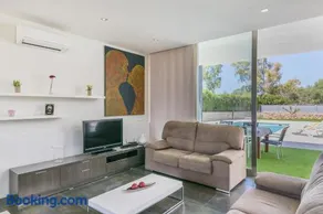 Great House For Families - Image 2
