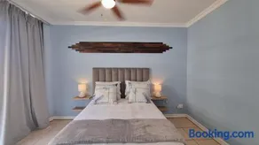 Accommodation Front - Stylish 2 Sleeper near Ushaka Ushaka Marine World - Image 3