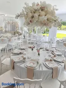 Garden Villa Luxury - Image 2