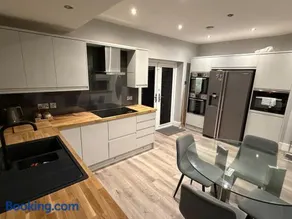 2 Bed house - Brighouse close to McDonalds and B&M - Image 1