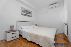 Apartman Lucija with private pool - Image 3