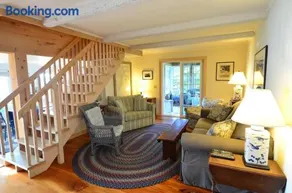 Berry Cottage, private dock, overlooking a sandy b - Image 1