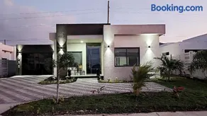 Villa Elegance-3 min Walk to the Beach-20 mins to Ochi Rios - Image 2