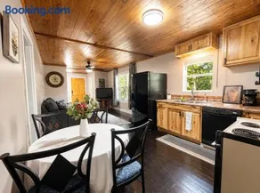 Cozy 3BR Apartment Central Kilgore Location - Image 4