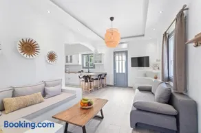 Central & Luxury Home - Image 1