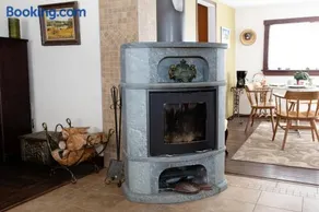 Rustic Farmhouse in Gaspereau Valley Wine Country! - Image 4