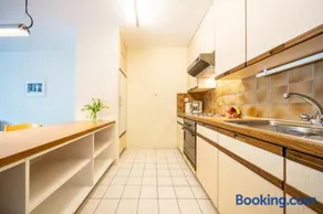 PL 202 Lichtdurchflutete Wohnung mit grossem Balkon Richtung Scuol - Image 2
