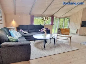 Ferienhaus-zwischen-Wald-und-Meer-mit-Sauna-und-Kamin - Image 2