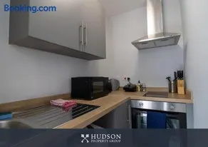 Donnington Apartments - Studio 5 - Image 4