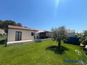 Villa la belle étape- Joli jardin avec piscine hors sol, climatisation dans le salon et barbecue - Image 2