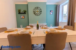 The Medway Hub Contractors & Families Welcome -Sleeps 6 - Pool Table - Image 5