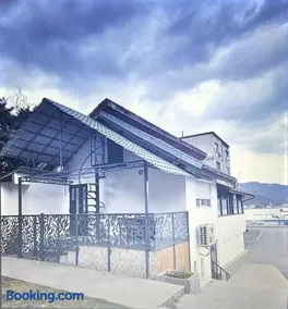 Casa Alba STr,Crizantemelor 17 - Image 2