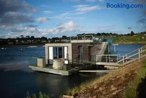Waters Edge Spa - Image 2