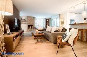 Alpine Chic Apartment - Image 1