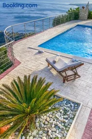 Maistros Villa - Image 2
