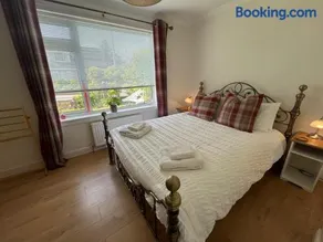 21KR Bed and Breakfast, close to beach, town centre and golf - Image 2