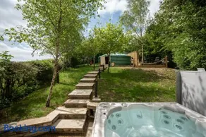 Yurt with Hot Tub near Hartington, Peak District - Image 1