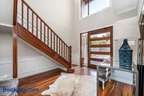 4 Bedroom Luxury Home in South Perth - Image 4