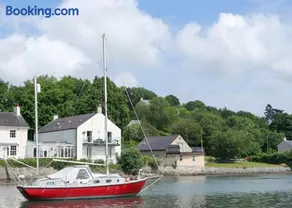 The Old Mill, Deluxe holiday home with a view - Image 3