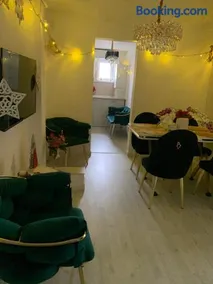 Slatina Cornisiei Luxury apartament central 2 camere și living Oferim transport de la aeroport și retur contra cost - Image 3