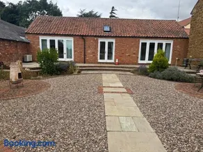 The Annexe Barnfield Farm 2 King Bed - Image 3